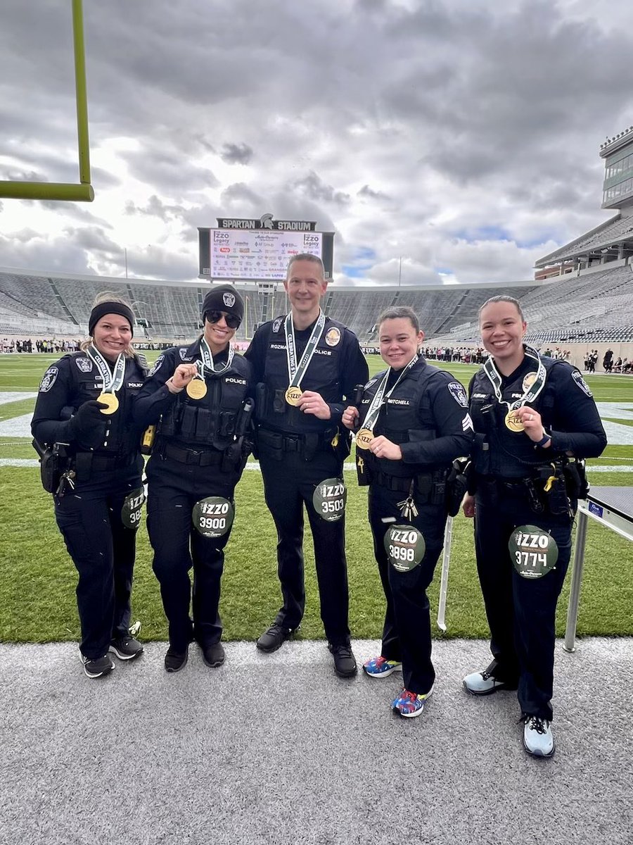 msupolice's tweet photo. Congratulations to Detective Jamie Izen, Detective Sydnee Zienta, Chief Chris Rozman, Detective Sergeant Jessica Mitchell, and Officer Sierra Alvarado for not only finishing the Izzo Legacy Run/Walk/Roll this morning, but doing so in FULL uniform! Way to represent 💪🏽 #GoGreen #SpartansProtectingSpartans
