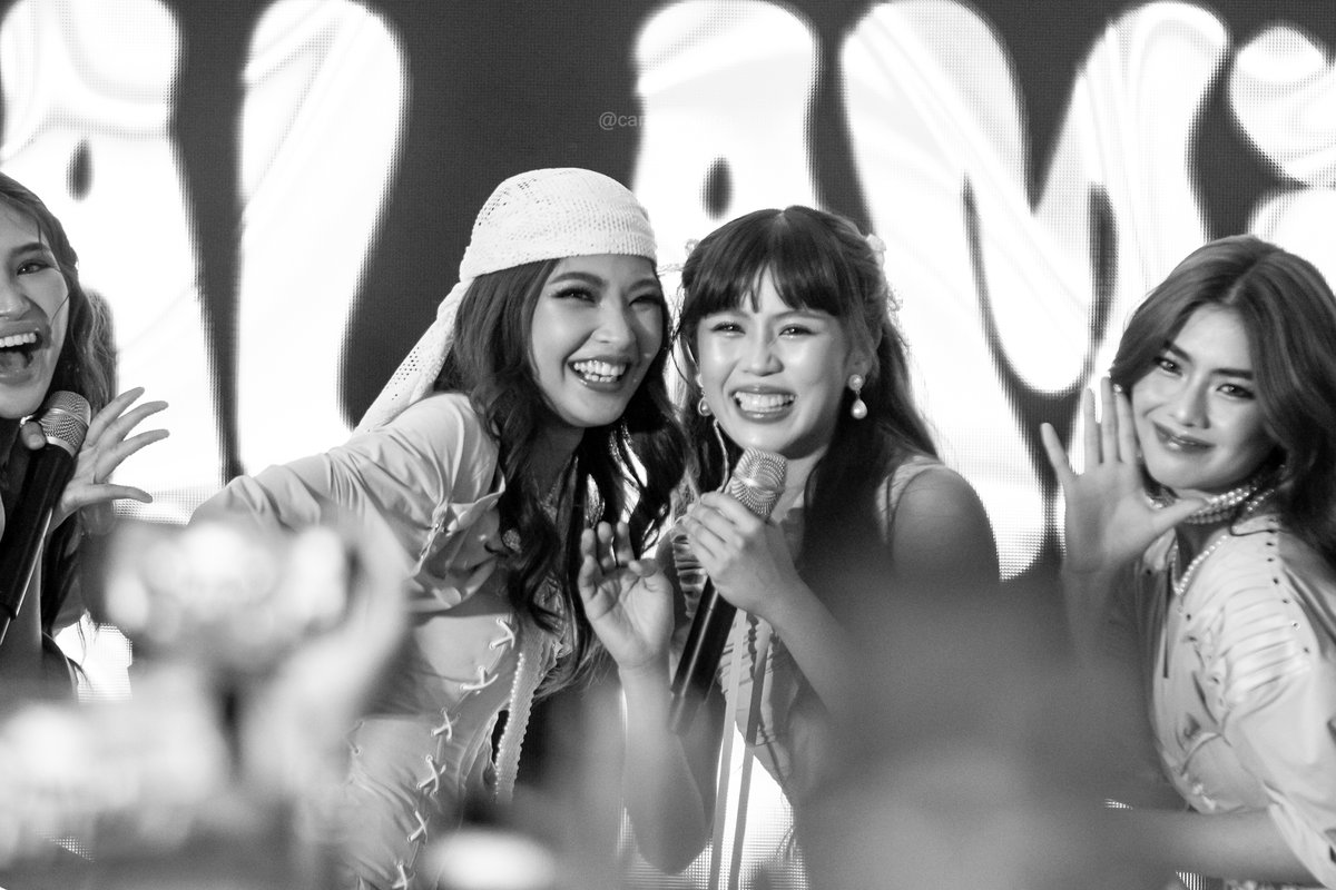 kars_media's tweet photo. goodnight MaColet 🥰 

042024 | BINI at Robinsons Antipolo
#BINIatRobinsonAntipolo #ModessxBINI
#BINI_Colet #BINI_Maloi https://t.co/cgdj4XkBzh