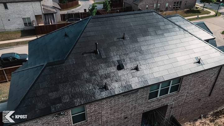 Tesla Solar Roof looks so beautiful 🏠📐

📷 KPost Company