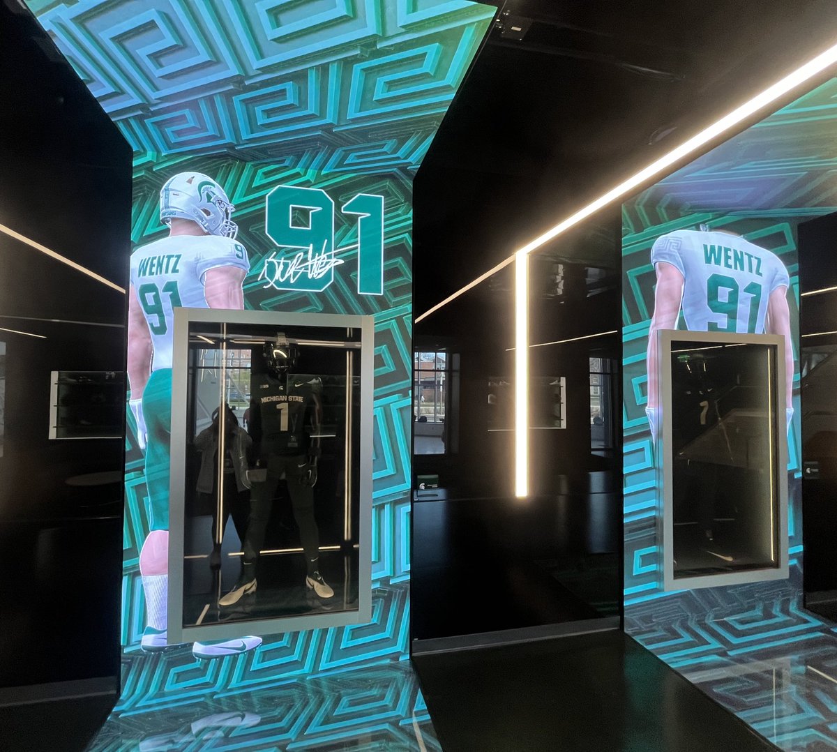 After a great visit and conversation with <a href="/CoachBegnal/">Joe Begnal</a> and <a href="/KbTheStable/">KB</a> I am glad to announce I have received a D1 offer from Michigan state University!
<a href="/SpecialTeamsU/">Special Teams U™</a> <a href="/EnnsZoneKicking/">EnnsZone Kicking</a> <a href="/NEGARecruits/">Northeast Georgia Recruits</a> <a href="/D1RecruitNation/">D1 Nation</a> <a href="/CollegeFBPortal/">College Transfer Portal</a> <a href="/PortalDiamonds/">Transfer Portal Diamonds</a> <a href="/XLongSnapping/">X Long Snapping</a>