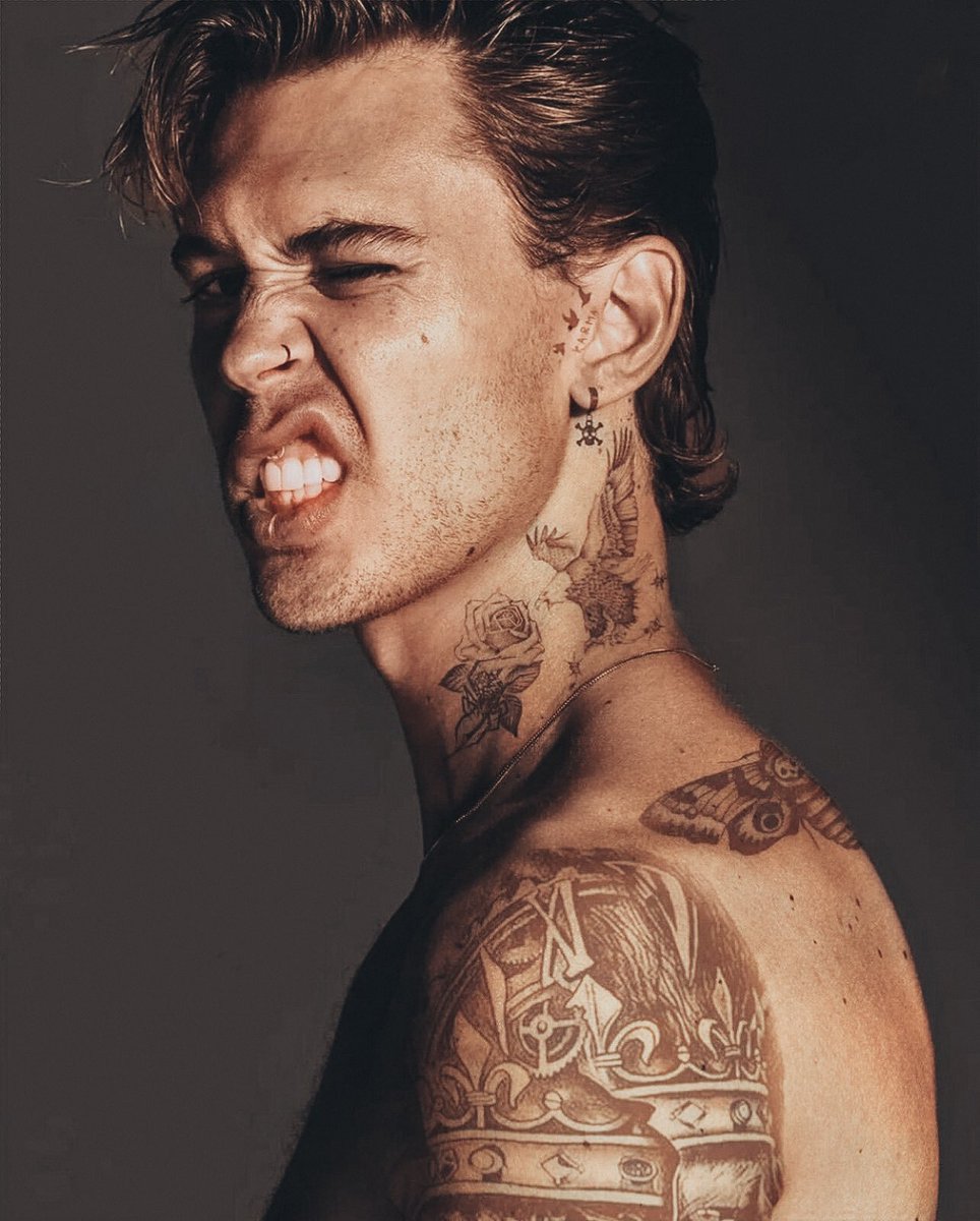 satninknows's tweet photo. Saturday is my favorite day of the week &amp; tattoos on this man would kill me 💀 https://t.co/Qh6VpT1yZD
