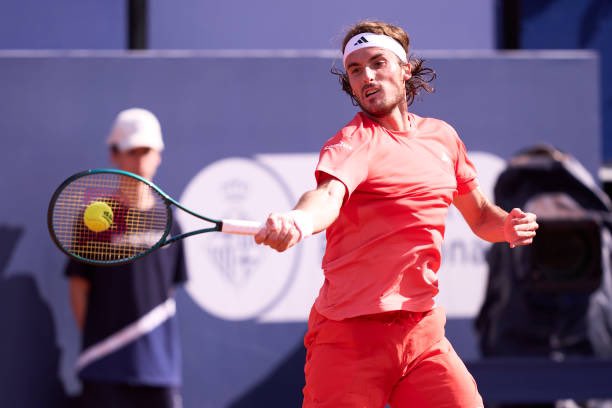 Stefanos Tsitsipas gets another comeback win, this time a 5-7 6-4 6-2 over Dusan Lajovic and reaches the ATP 500 Barcelona F It's his 29th career main tour final, the 11th in ATP 500 events and the 4th in Barcelona Enters the Top 5 in the Race to Turin