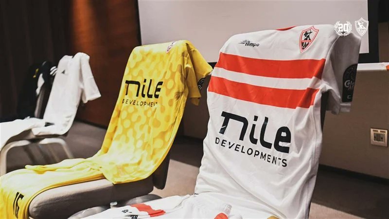 ⚠️ أسفر الاجتماع الفني لمباراة #الزمالك ودريمز الغاني في ذهاب الدور نصف النهائي لبطولة كأس الكونفدرالية الأفريقية ، عن ارتداء الزمالك الزي الأبيض الكامل " القميص الأبيض والشورت الأبيض"
في حين يرتدي حارس المرمى زيه باللون الرمادي.

في المقابل سيرتدي فريق دريمز القميص الأخضر