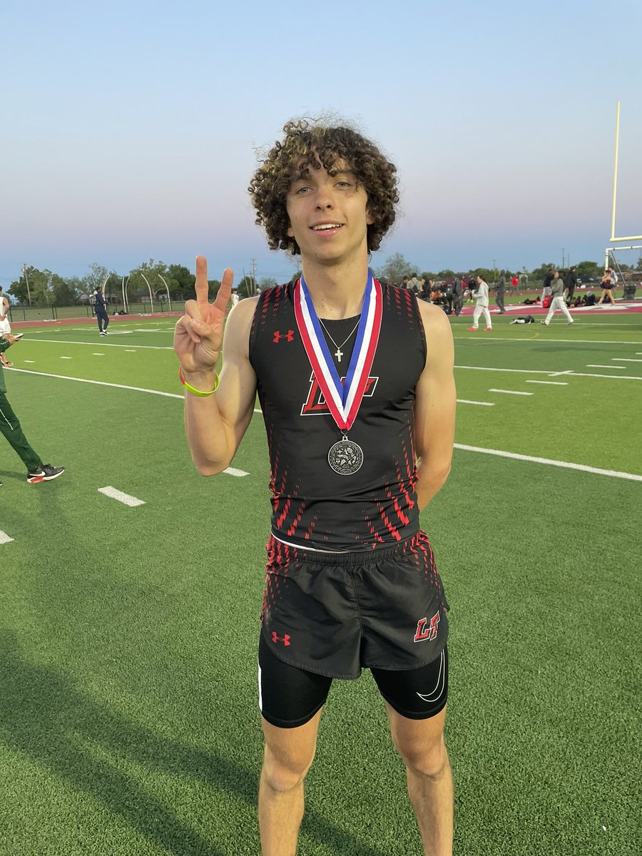 Congratulations to Abram Reagan finishing 3rd in the 400m with a time of 48.38! #CuLTure