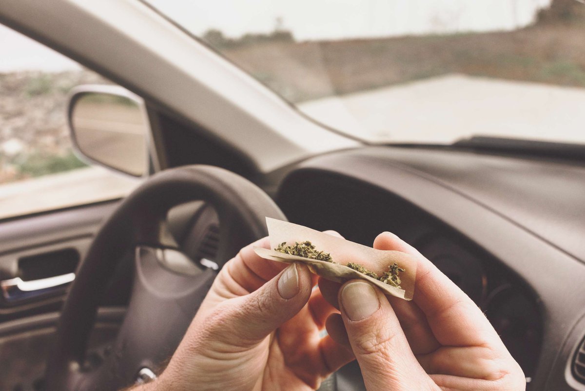 56% of drivers involved in serious injury and fatal crashes tested positive for at least one drug. Even in states where laws have changed, it is still illegal to drive under the influence of the drug. Make smarter choices. nhtsa.gov/risky-driving/…