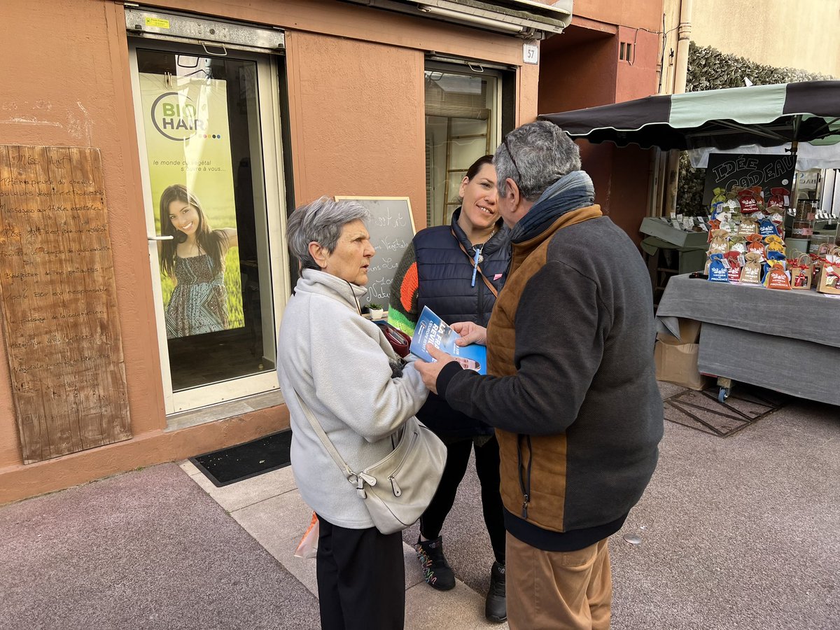 🚀 Ce matin sur le marché du centre historique de #Fréjus, la dynamique autour de @J_Bardella s’est amplifiée : nouveaux militants et sympathisants et beaucoup de nouveaux électeurs venant de tout horizon! 💪🏻 Le 9 juin, tous aux urnes! 🗳️ Si le peuple vote, le peuple gagne 🇫🇷