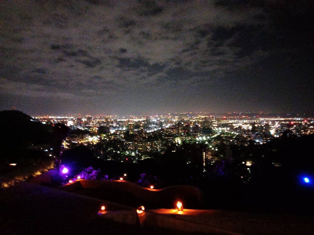 喝喝小酒放鬆 看看夜景放空
