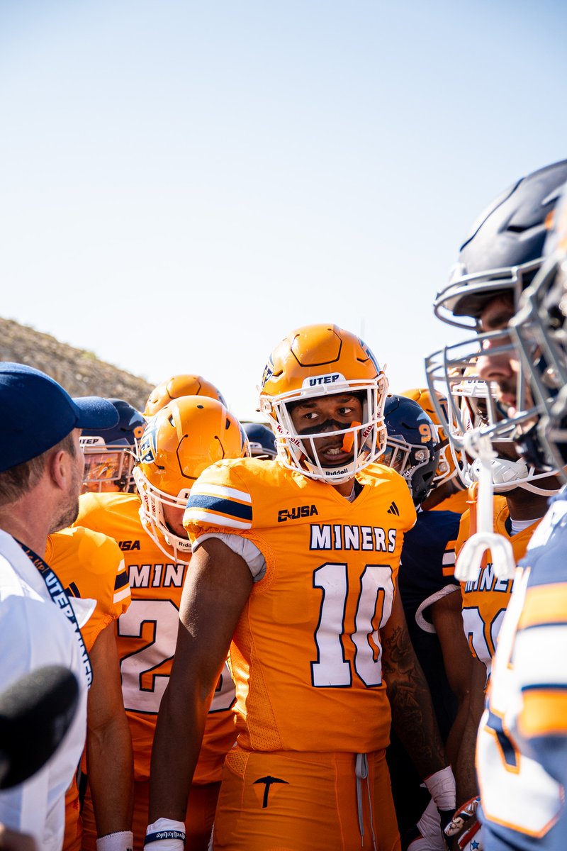 Only moments away from kickoff in the 915 🔥 Who's ready for some spring football action #WinTheWest | #PicksUp