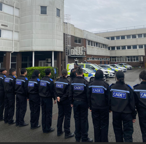 CadetsWMP's tweet image. 🌟#1BE @StechfordWMP focused on Drill &amp;amp; working together as a #team 🌟&amp;amp; showing new @WMPolice  Cadets the ropes. #WellDone Cadets👏🌟