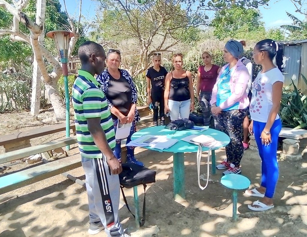 AMPPMella's tweet photo. #Mella,#SantiagoDeCuba. En la Circunscripción #63 en demarcación territorial Ferrando, con la presencia de la Secretaria de la AMPP Mella se desarrolla la Reunión Orgánica del Consejo Popular Regina-Batallan. Presentes además factores de la Comunidad.#LosDesafiosDelPoderPopular https://t.co/jz9DdU7u1i