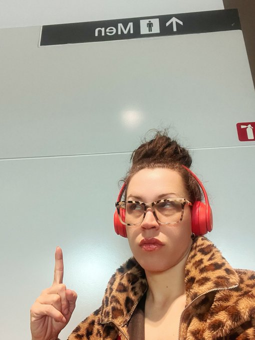 Mexico bound. See you in Baja! 💋 https://t.co/C5I7CcclJE<a href="/tag/throwback"class="tags"><span>#throwback</span></a>