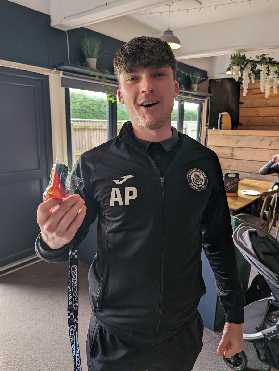 parksteelsfc's tweet photo. Alex Phillipson was our Man of the Match so we got him a sweet treat from the sea front! https://t.co/fHAEMxUXkN
