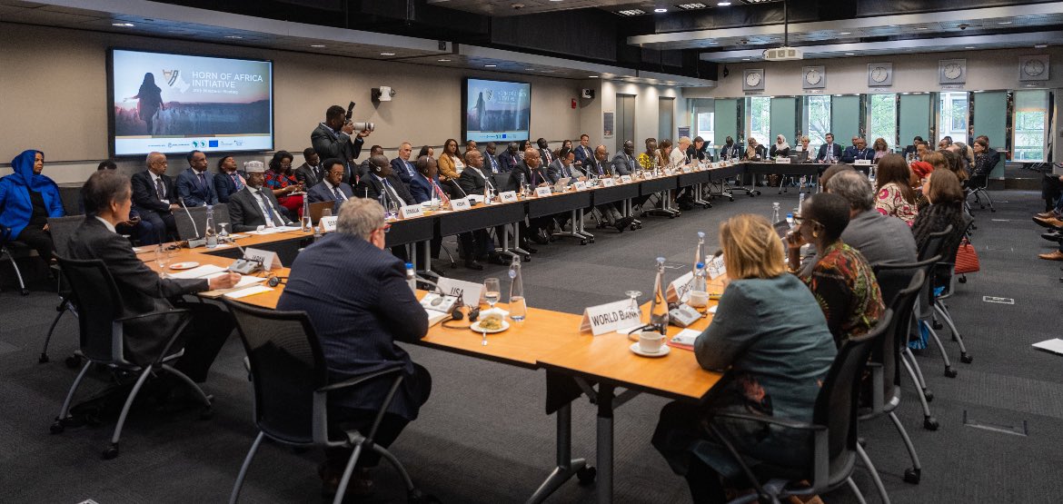 As part of the @WorldBank Spring Meetings, #SouthSudan participated in a Horn of Africa Initiative Ministerial meeting - and discussed regional energy integration & trade facilitation.  #SouthSudan can boost access to energy through building interconnections with its neighbors