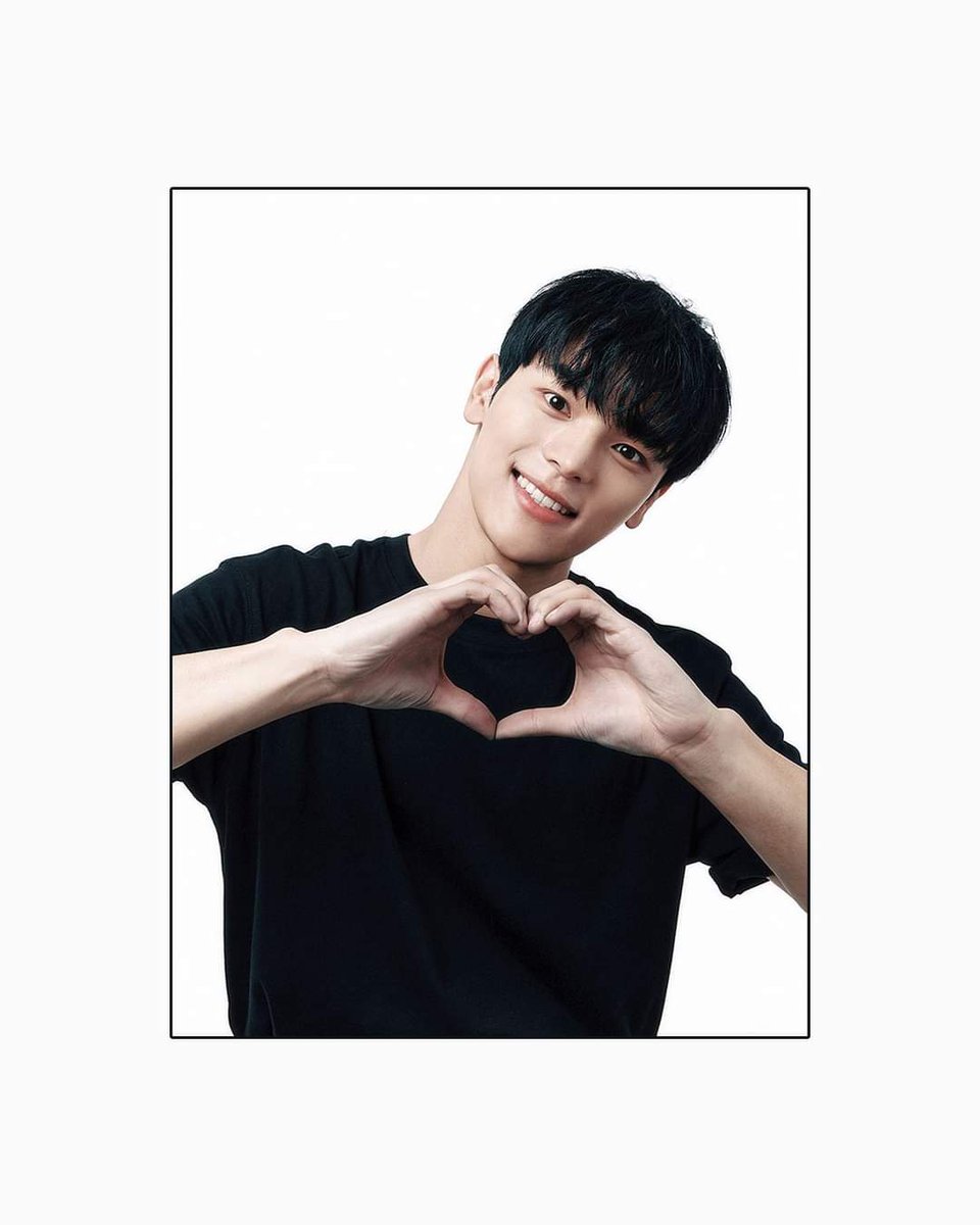 woojin_py's tweet photo. 『 240407 | POSTER 』

📸: 🐻FELIZ DÍA WOOJIN🐻

El especial en vivo será a las 8PM (KST) esta noche.
✦¡Nos vemos en Instagram Live!

#HBD_TO_KIMWOOJIN 
#KIMWOOJIN #김우진 

©Squad Woojin Pelo Azul Py
#CUB #컬러필름     
#WOOINFO 
@woooojinn
▪︎🐻 https://t.co/yYYagMjo1r