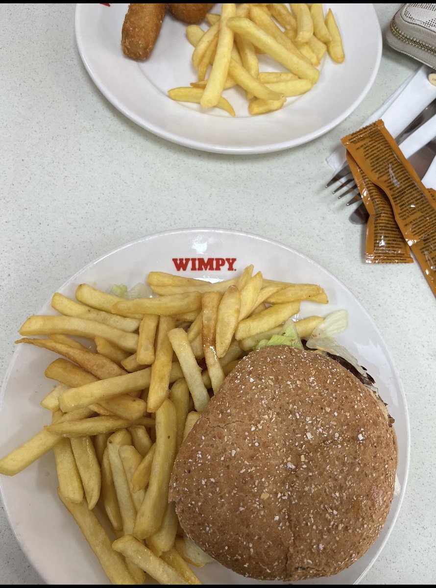 Member ?…..😀 We wur in one last year….. must be one of the only few left….. Dingwall…🍔 #Wimpy
