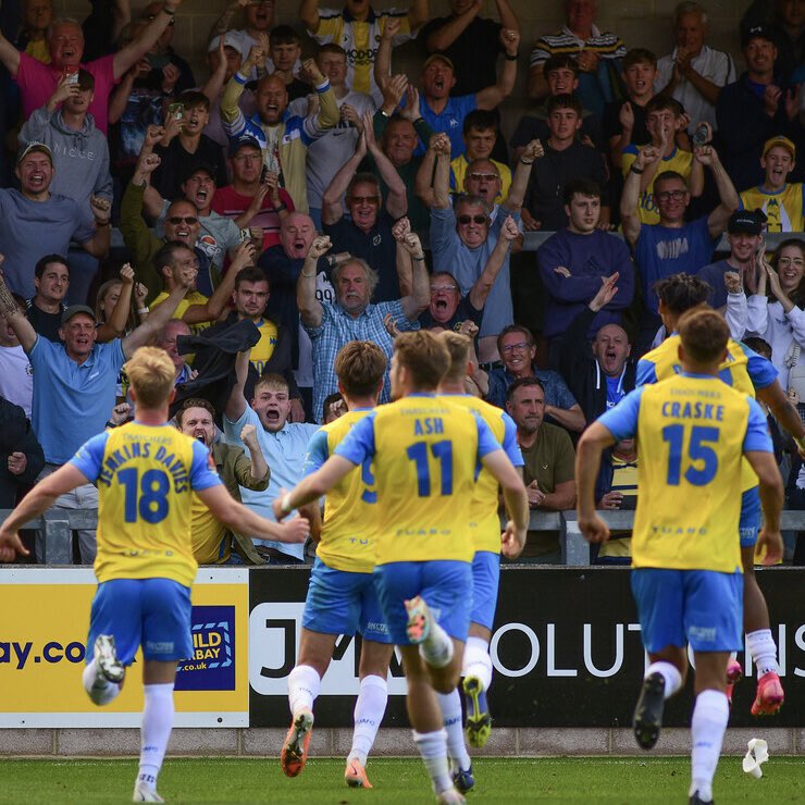 🏟️ Best announced attendances in the Vanarama South today: 🥇 Torquay United - 3,379 🥈 Maidstone United - 3,119 🥉 Worthing - 2,533 🏅 Slough Town - 1,849 🏅 Braintree Town - 1,432 📸 @ppauk #TheVanarama | #tufc