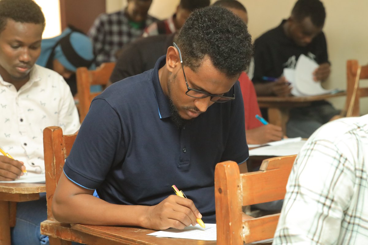 JamhuriyaUniv's tweet photo. Imtixaanka bartamaha semester-ka II (𝐌𝐢𝐝𝐭𝐞𝐫𝐦 𝐄𝐱𝐚𝐦) ee sanad dugsiyeedka 𝟐𝟎𝟐𝟑-𝟐𝟎𝟐𝟒, ayaa si rasmi ah u bilawday.
Dhamaan ardayda waxaan u rajeynaynaa guul iyo horumar.
#JUST #LifeAtJUST #MidtermExam https://t.co/C2aT0tSNWX