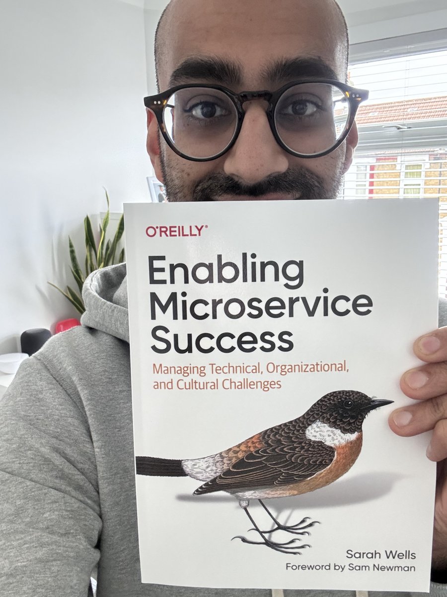 I got my hands on a physical copy of Enabling Microservice Success by @sarahjwells oreilly.com/library/view/e… It's great to see decades of experience and expertise distilled into an easy to digest and actionable resource. Also, it looks gorgeous with the Stonechat bird at the front