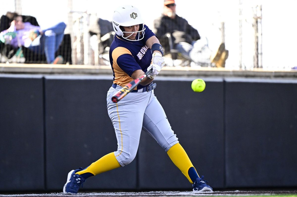 Tatum Long's sixth-inning grand slam propelled 6th-ranked @UCOSoftball to a 6-5 second-game and a road doubleheader sweep of Nebraska-Kearney. bronchosports.com/news/2024/4/20…
