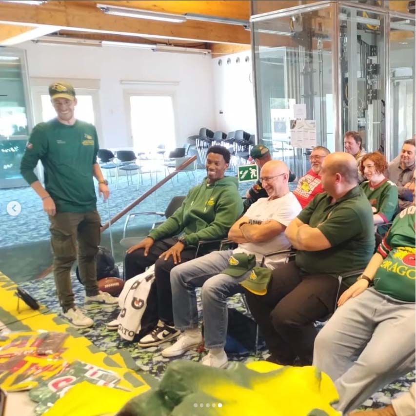 AGO 2024 de l'Alè dels Dragons, preparant-nos per la nova temporada. Moltes gràcies al QB Levi Lewis i a en Guillem Álvarez que ens han vingut a veure i explicar-nos un tastet de les novetats que en breu veurem.
GO DRAGONS!!!
FORÇA DRAGONS!!!
🏈🐲🔥