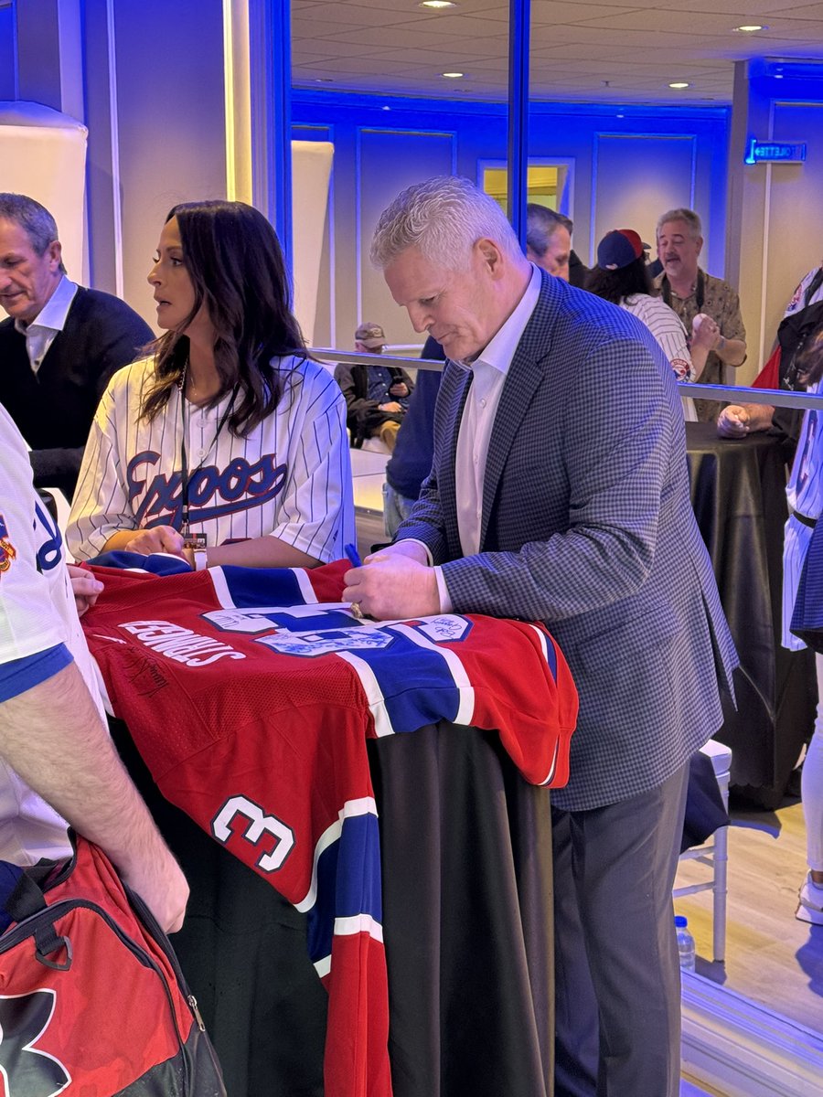 KnucklesNilan30's tweet photo. Just arrived at #Expofest #knucklesnilan #chrisnilan @rawknucklespodcast https://t.co/YKPuhZv6oM