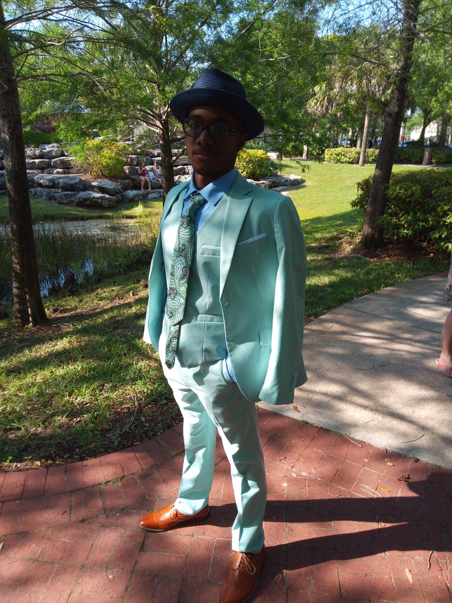 PureSoultwt's tweet image. Prom ready 💙