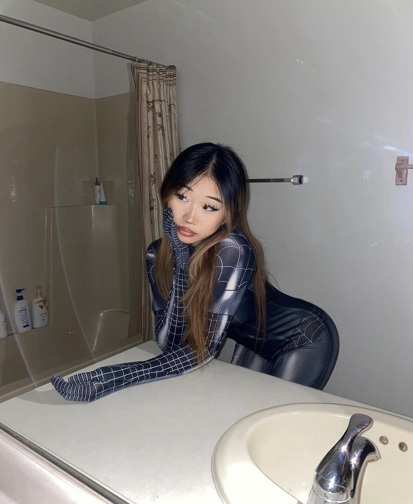 mistresszio's tweet photo. go ahead and fill my CA with sends and keep gooning over my perfection 🥰

#findom #asiangoddess #drain #feetsub #joi #sph #cuck https://t.co/YRzWwHVPcC