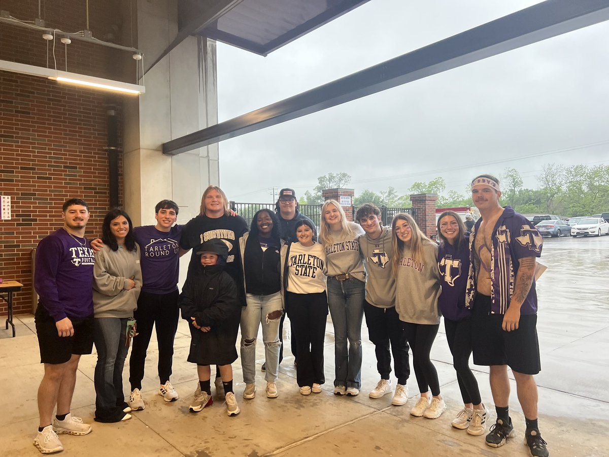 JBeeman11's tweet photo. @ClayBeeman showed the hard work he’s been putting in @TarletonFB today. Cannot wait to see him continue to grow. Purple #70 #BleedPurple @bradbeeman22 #SpringGame2024 https://t.co/6Og4TVlSEu
