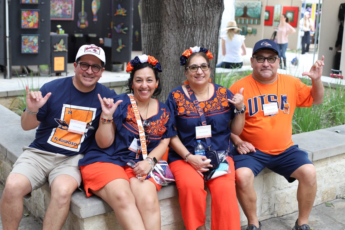 Day 1 of Fiesta Arts Fair has been filled with so much fun, food, and amazing art! 🎉🤩 Join us today until 6 PM today or tomorrow from 11 AM - 5 PM 🔗More information at link in bio. #utsa #utsaarts #fiestaartsfair2024 #FiestaSA