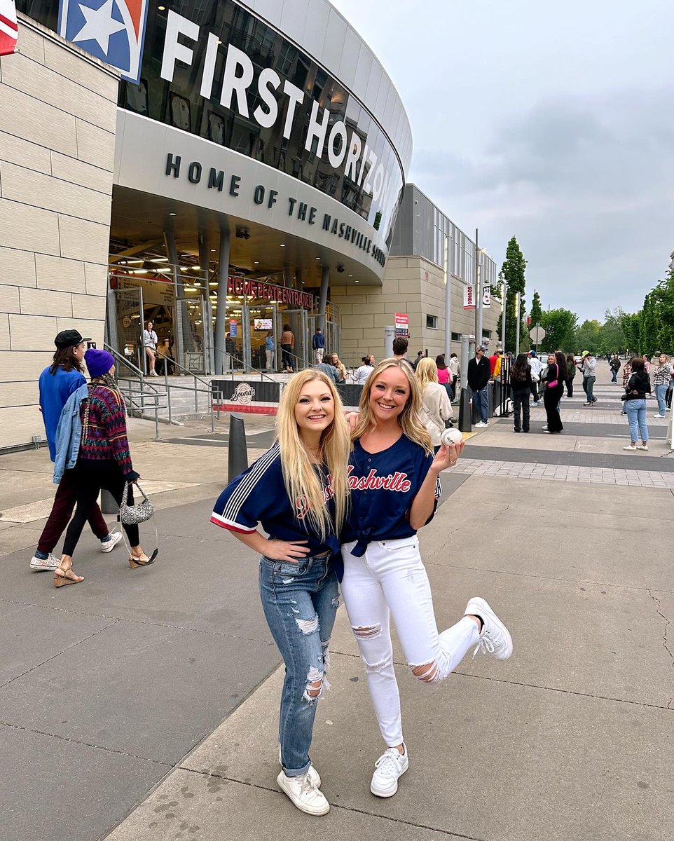 Go @nashvillesounds ! ⚾️ It was such an honor singing the National Anthem for Friday night’s game. Thanks for having us back! Love y’all. ❤️🇺🇸🫶

#americanblonde #nashvillesounds #booster #baseball #firsthorizonpark #nashvilletn #nationalanthem