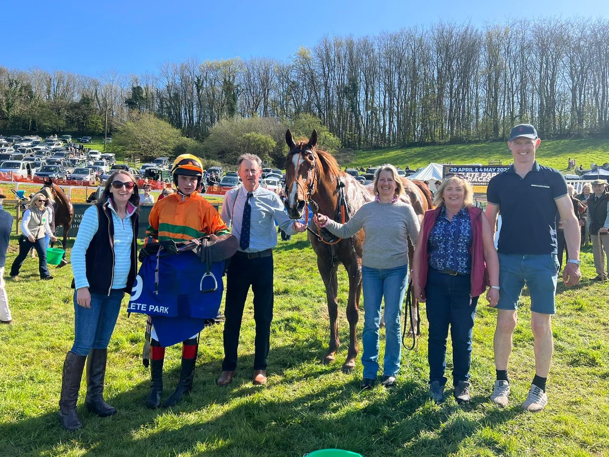 We couldn’t have wished for a better start to Skilful Lord (aka Sky) 2024 season🏆🧡💚 Great ride by Rian Corcoran & a huge thank you to trainer Danielle Kenealy & her team 🏇🏽☀️