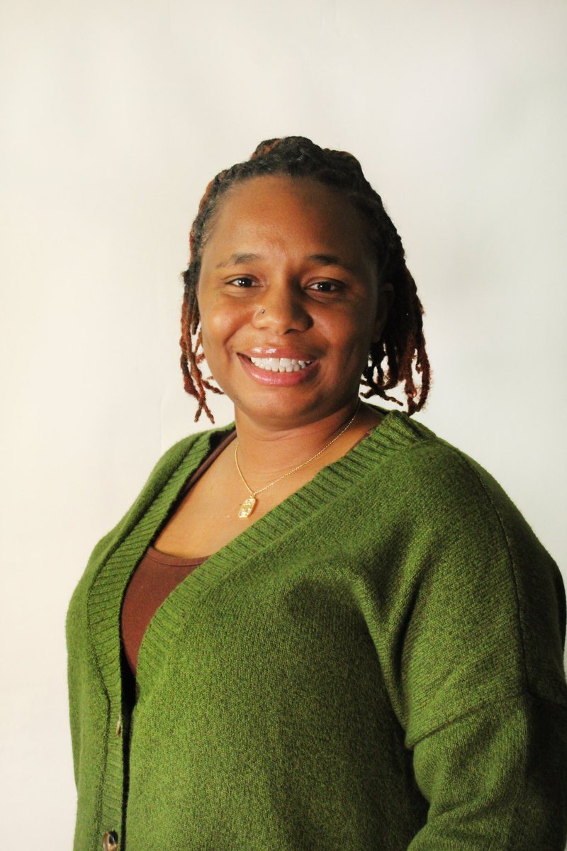 DGSActivities's tweet photo. It’s a pleasure to recognize Ms. Alice Freelon! She is an outstanding Activity Advisor and @DownersSouth is better because of her! We are so lucky to have her serve as our Royalty Step Team Coach! Ms. Freelon, You are AMAZING! @IDSA_activities #youbelonghere #dgspride https://t.co/OxMmVVp82X