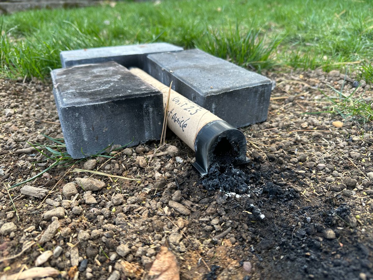 EmsRocketry's tweet photo. ⚠️ BIG NEWS!!! ⚠️
The hot fire test of Mile 360 Unit 2.5 was officially conducted earlier today instead of later this week as originally planned. The outcome: BIG SUCCESS!!!
Having completed this test fire of the rocket paves the way towards our upcoming flight with Unit 3! https://t.co/HbXdlJeiWz