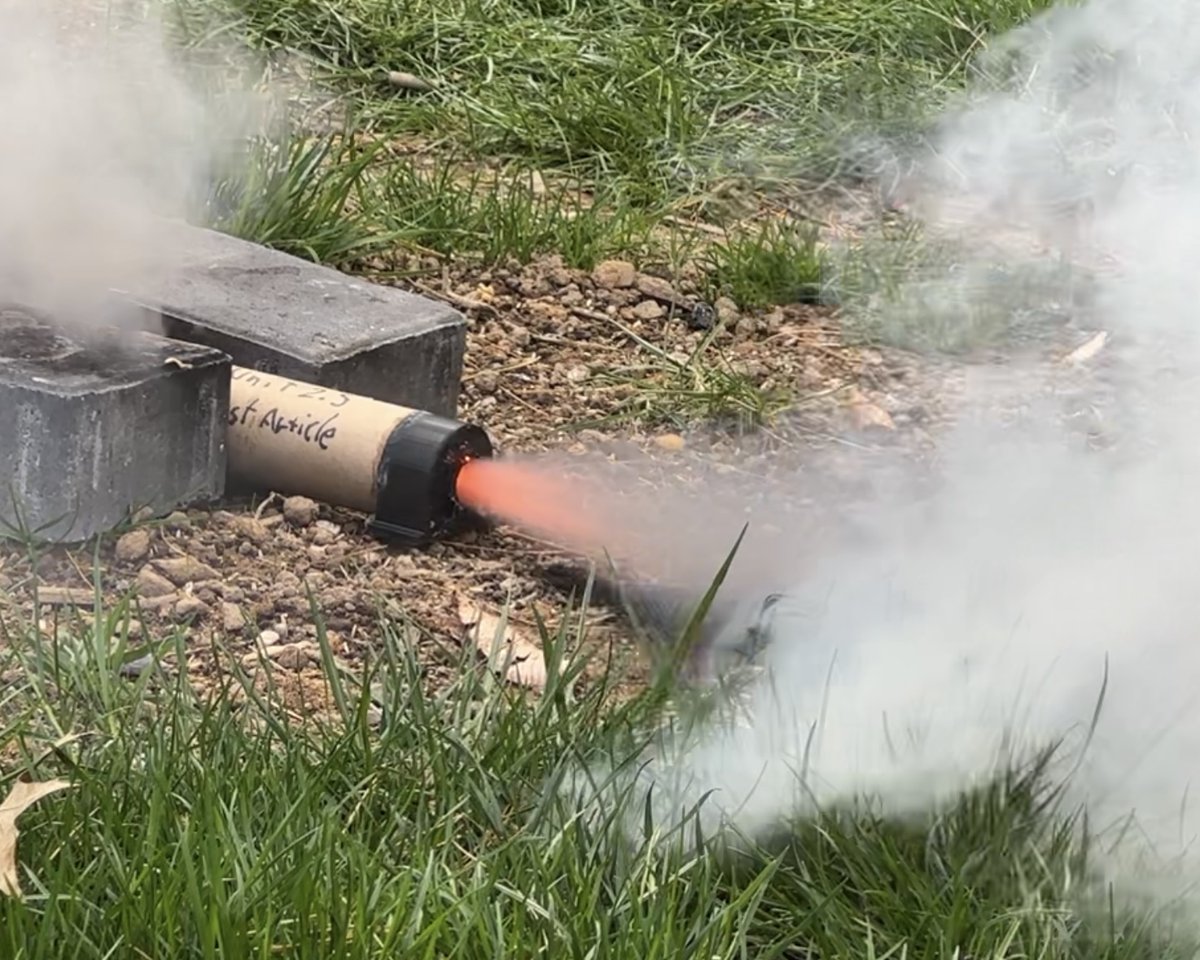 EmsRocketry's tweet photo. ⚠️ BIG NEWS!!! ⚠️
The hot fire test of Mile 360 Unit 2.5 was officially conducted earlier today instead of later this week as originally planned. The outcome: BIG SUCCESS!!!
Having completed this test fire of the rocket paves the way towards our upcoming flight with Unit 3! https://t.co/HbXdlJeiWz