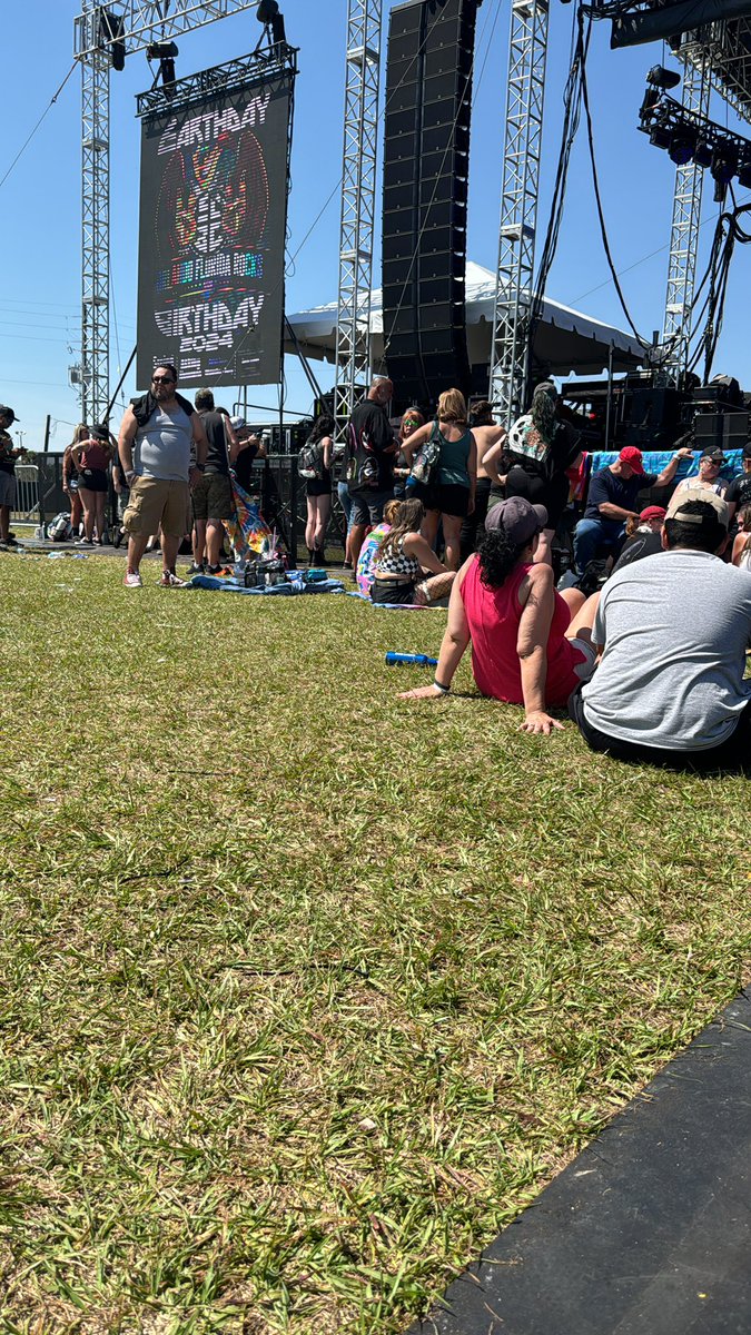 JacabWilson's tweet photo. I’ve never seen so many girls with daddy issues in my life 🤣🤣 #EDBD https://t.co/GDCLqZikBO