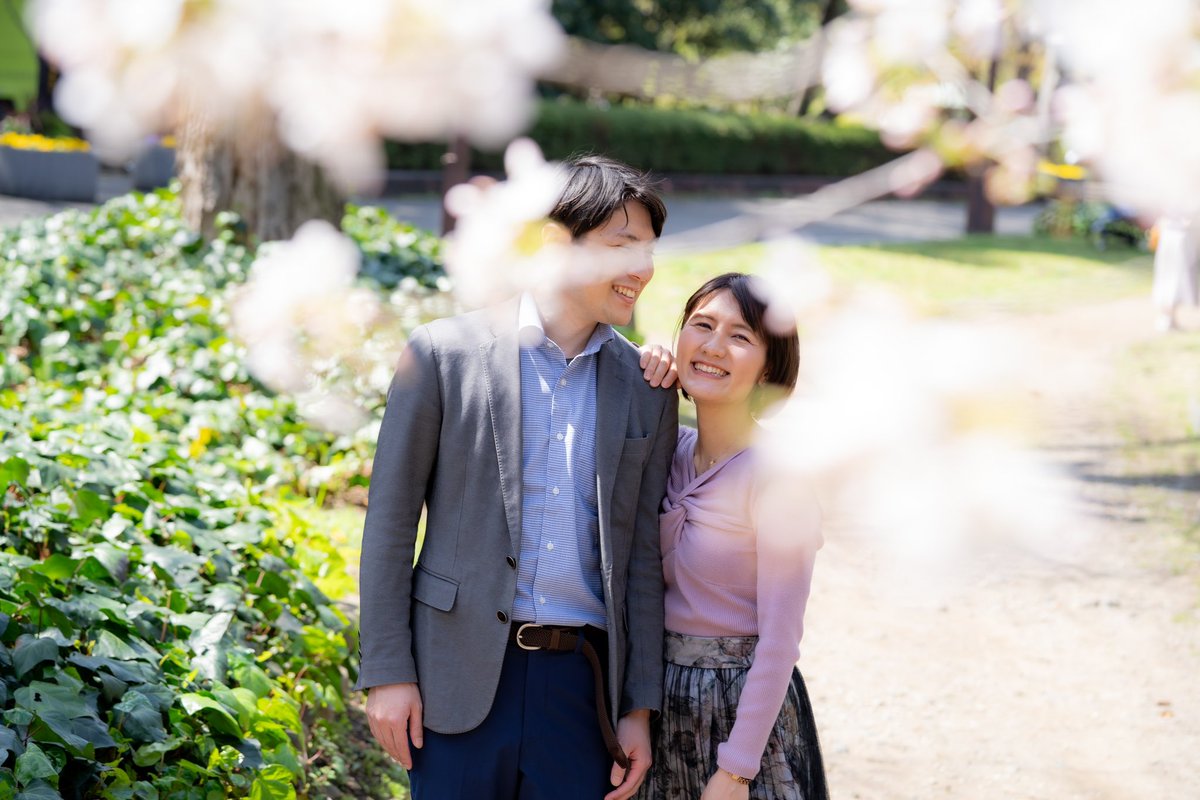 uchidacoach's tweet photo. 3月末に、友人夫婦のデートフォト撮影をしてきました！
キメキメの写真も良いですが、たまには日常を良い感じに切り取ってみるのも、将来見返した時に絶対良い思い出に残ると思います。撮影自体楽しいし！（楽しくさせます！）

旦那さんの方は、個人で働く人のブランディングのサポートもしてたりするので、興味ある人はお繋ぎしますよ！

5月も撮影の仕事や用事があって帰省・上京するので、気になってくれてる方がいたら連絡待ってます！撮影して欲しいとか、会社辞めた後どう？とか。
5/23-29辺りで！