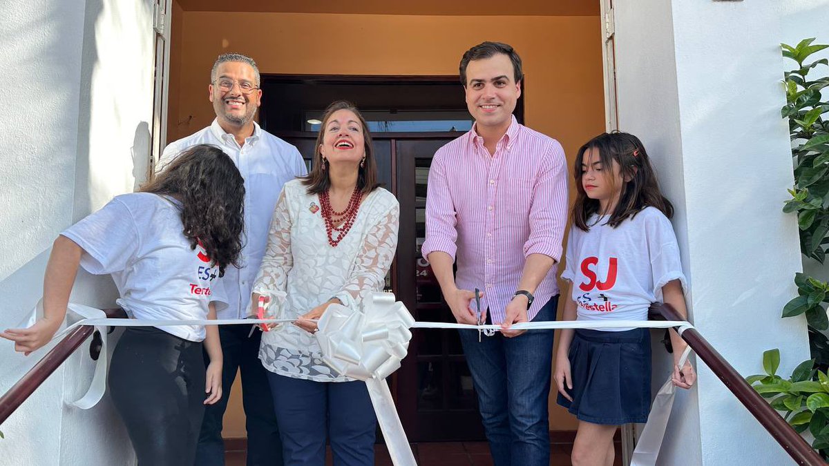 Participando de la inauguración del espacio de trabajo de @PabloJoseHR y @Terestella1. Vamos a trabajar sin descanso para llevar a Pablo José a Washington y a Terestella a la alcaldía de San Juan. #JuntosSomosLaFuerza