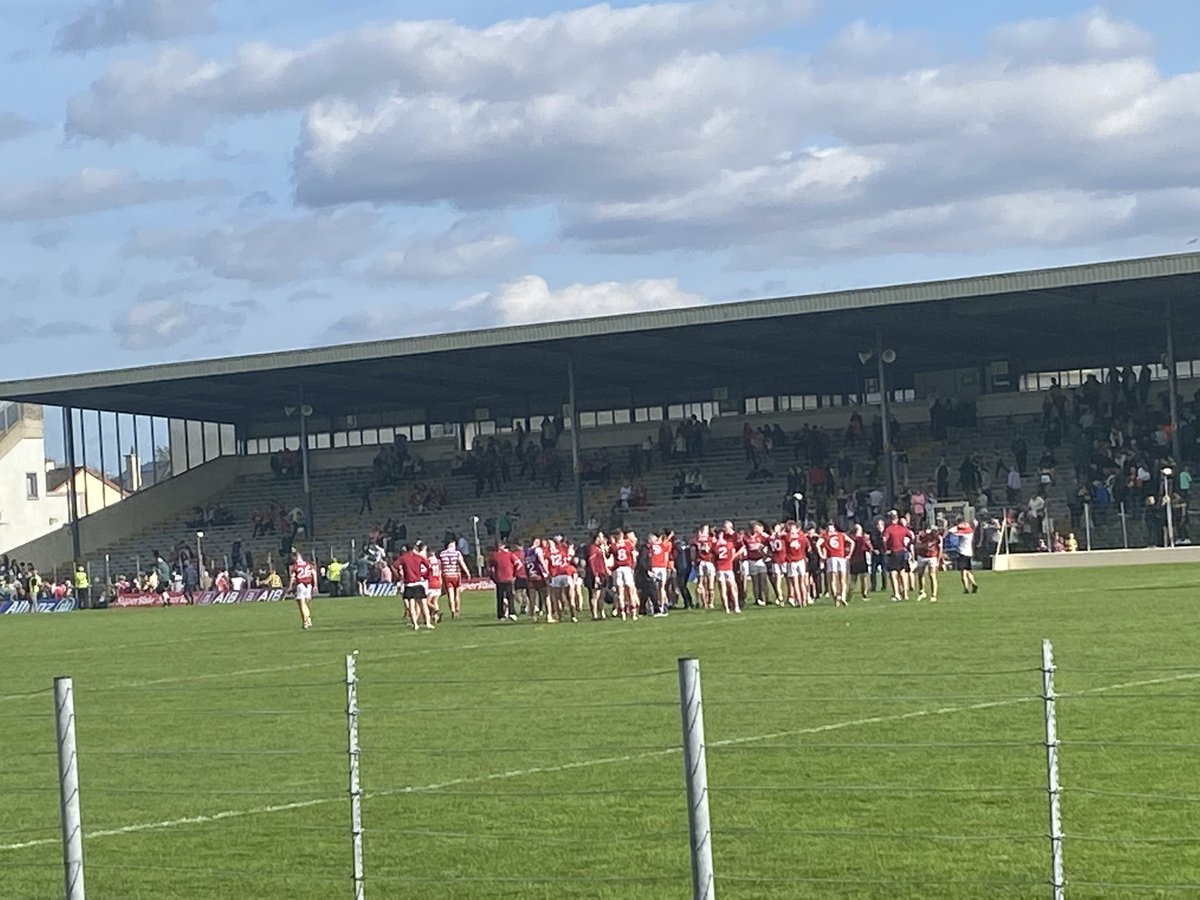 Commiserations to @OfficialCorkGAA Senior Football Team in today’s hard fought @MunsterGAA Championship Senior Semi-Final vs @Kerry_Official in Killarney. Delighted to support the Cork Team with @davidahorgan 👏👊💪🏐🔴⚪️ #CorkGAA #RebelsAbú #UpTheVillage #SportsDirectIreland