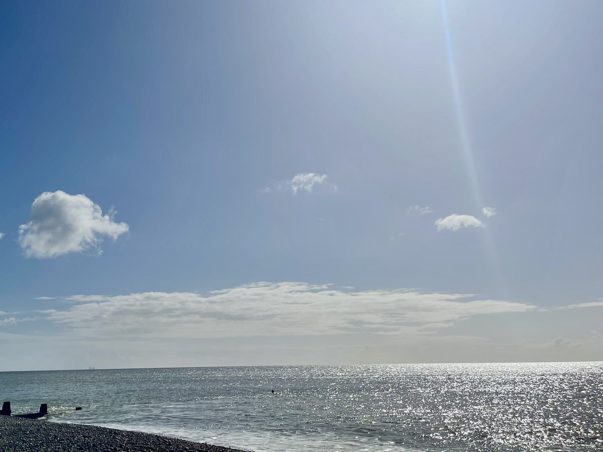 Lovely morning and good swimming conditions 🏊🏻‍♀️ ☀️ but rather chilly 🥶 #wildswimming #beachlife #vitaminsea #SaturdayMood ♥️ @AsDaughter1