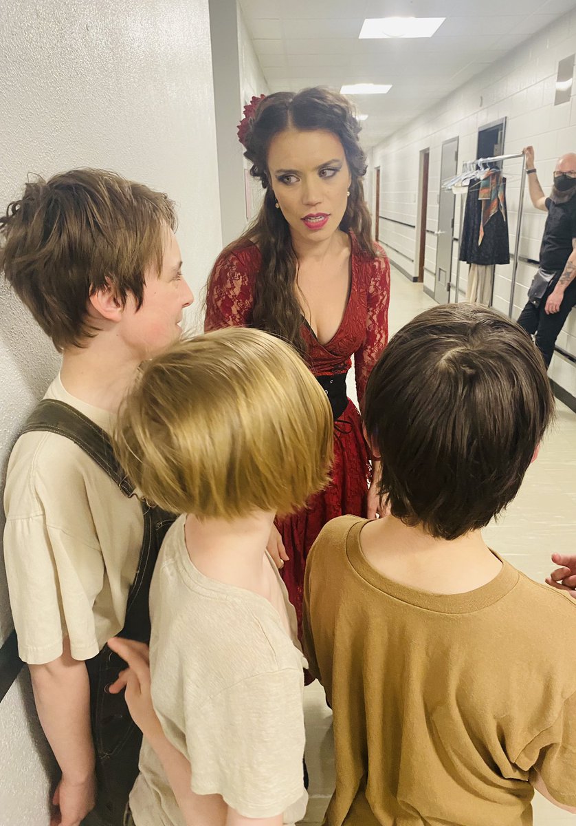 WpgBoysChoir's tweet image. Bravo, boys! WBC choristers enjoyed some backstage fun during closing night of Manitoba Opera’s Carmen. What a delight it was to work with the talented and generous Ginger Costa-Jackson. 🌹#boyschoir #manitobaopera