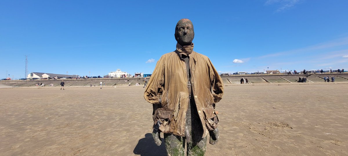 SteveMulville's tweet photo. Liam Gallagher lookalike #No14IronManCrosby
Overdressed in his waxed #BarbourJacket this glorious Spring afternoon 🌞
There's no such thing as bad weather only bad clothing...
@IronMenCrosby 😉
@JohnnyVegasReal
@mrs_sb
@oasis
@duneradioDAB
@seftoncouncil
@KimCattrall https://t.co/pgi3AUPx9A