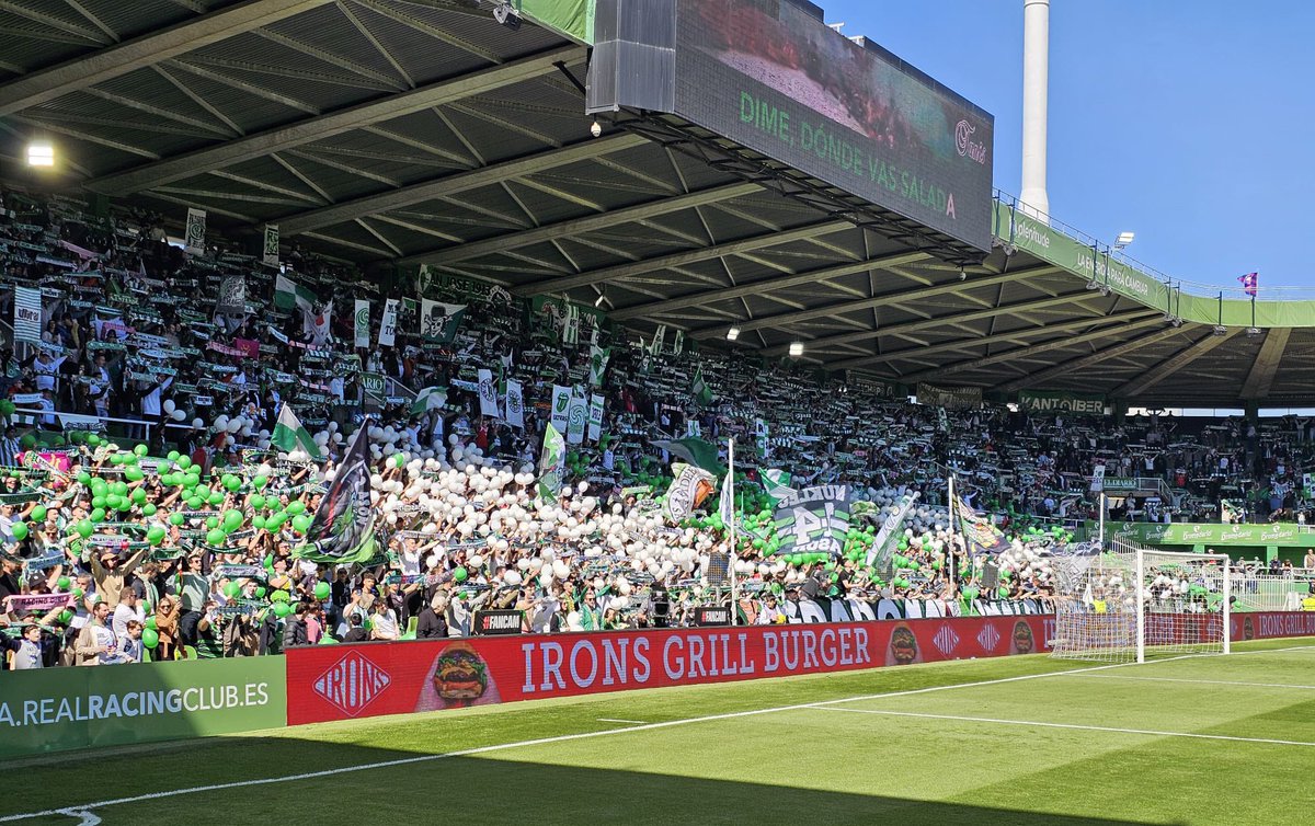 La fiesta blanquiverde de <a href="/GradonaMalditos/">Gradona de los Malditos</a> 
RRC Santander-UD Levante
20/04/24
#ultras