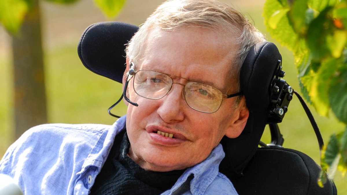 'J'ai remarqué que même les gens qui prétendent que tout est prédestiné dans la vie et qu'on ne peut rien y changer, regardent quand même des deux côtés de la rue avant de traverser.' Stephen Hawking, Physicien théoricien (1942-2018).