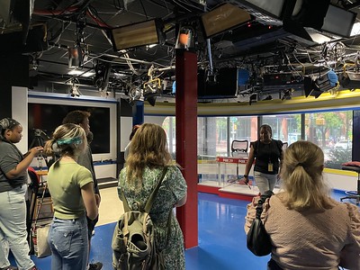 Looking for housing at @TempleUniv? Consider Klein's Media & Communication LLC in Hardwick Hall. It's designed for students interested in media, offering mentorship, tours of media outlets and more. #KleinLLC #TempleUniversity Apply by May 15: bit.ly/4462m61