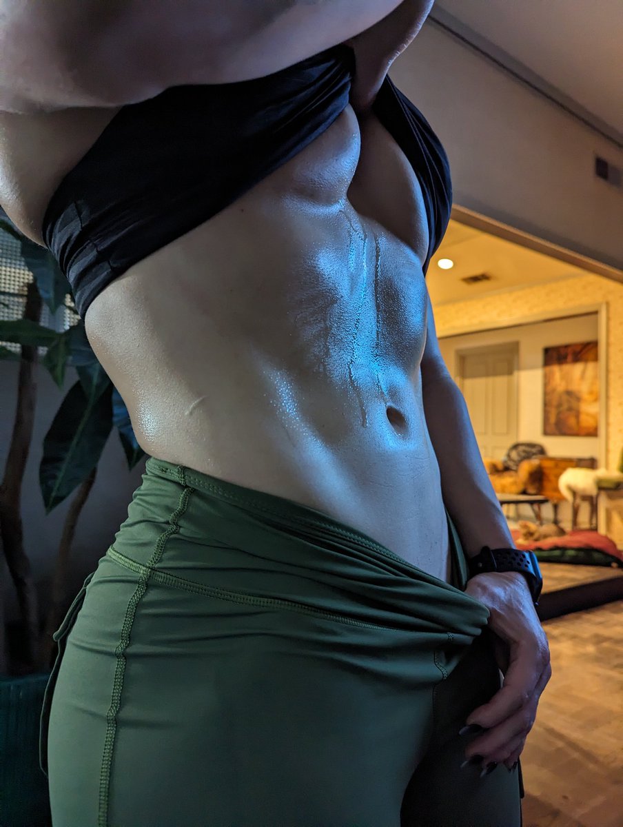 KnaveTheFather's tweet photo. Father will allow you to watch her while she train

If you'll stop drooling. https://t.co/szDPbVjS6c