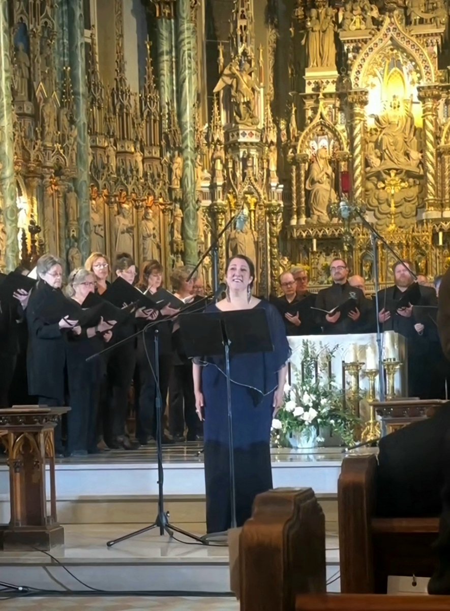 I am so grateful to have had the chance to share my stories, music, and voice with such a warm audience at the magnificent Notre-Dame Cathedral last night. Thank you to @OttawaCornwall for inviting me to do this special benefit concert for the Indigenous Reconciliation Fund.