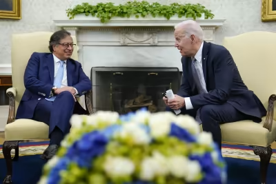ColombiaEmbUSA's tweet photo. 🇨🇴🌍 🇺🇸 Echoing the commitment expressed, in Washington D.C. by Presidents @petrogustavo and @POTUS, to combat the climate crisis. We continue to work on addressing debt, climate, and biodiversity crises through collective responsibility and immediate action. #ClimateAction @CancilleriaCol @LuisGMurillo @MinAmbienteCo @susanamuhamad