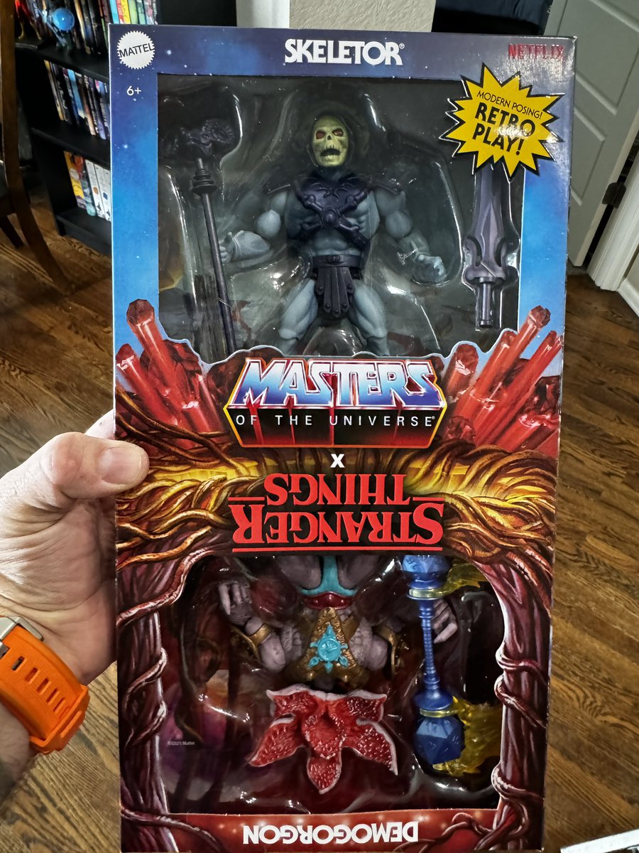 Am I part of the cool kids club now?! I really like the Demogorgon more than I thought I would. And that Skelly is kind of cool I guess. ;-). #MotU #MastersOfTheUniverse