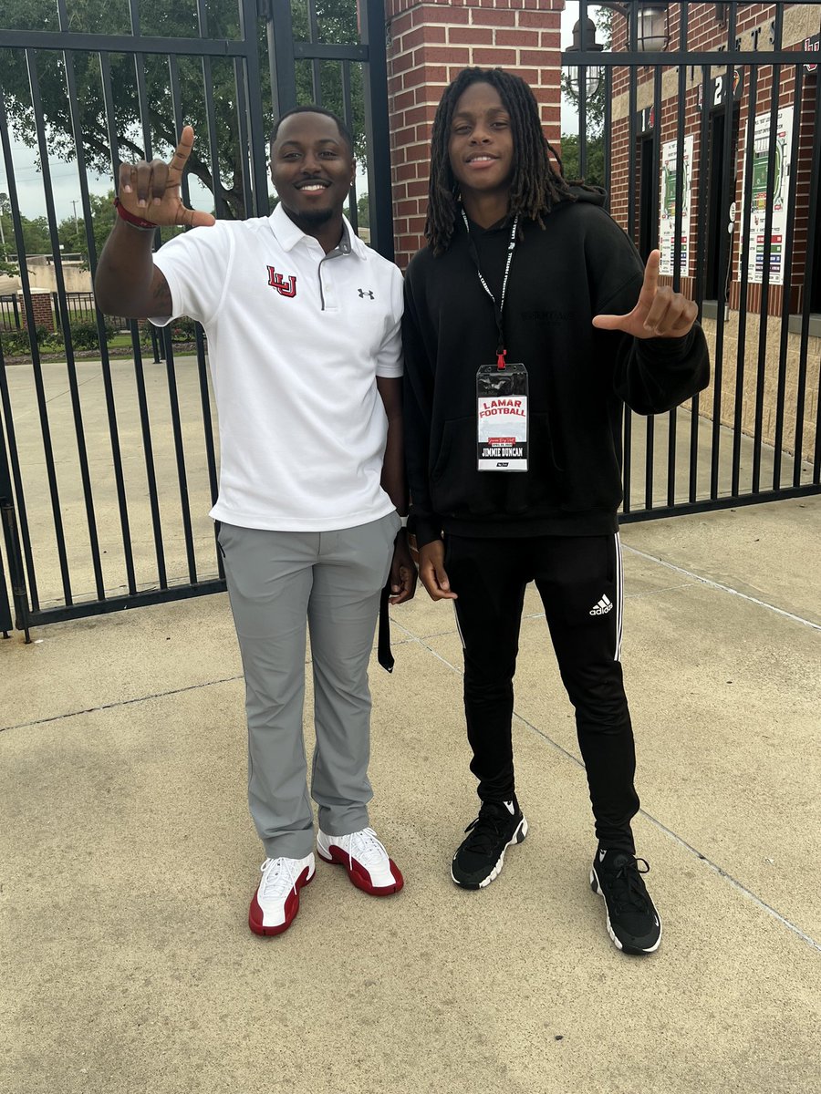 Enjoyed my junior day visit @LamarFootball thank you @_CoachZo_ @CoachDouglasIII for having me, can’t wait to be back💯