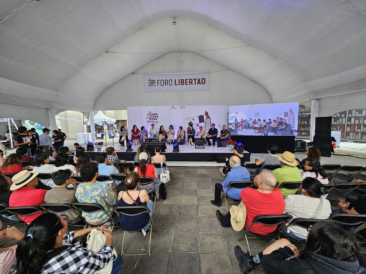 Sigue en vivo desde la #FiestaLibroyRosa📚🌹 la presentación del libro 'Apostar por el encuentro', publicación que que engloba 12 años de trabajo de la @CatedraBergman. 👉 youtube.com/live/Kcc8CpsvF…